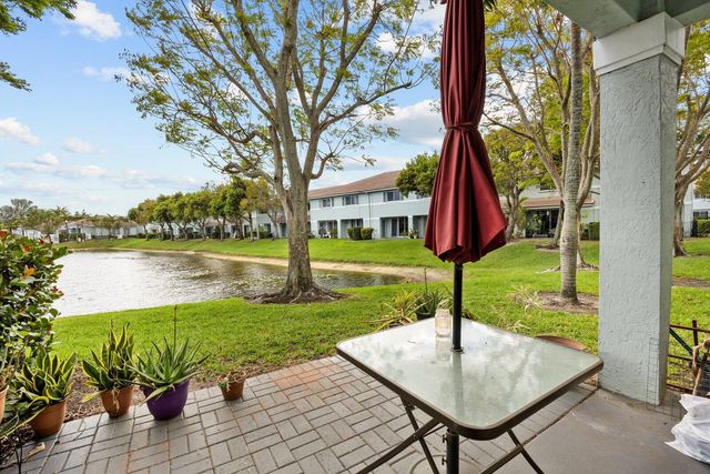 1955 Alamanda Way, Riviera Beach, FL 33404