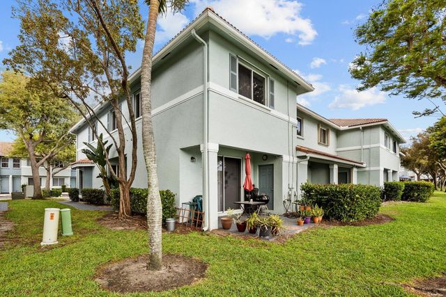 1955 Alamanda Way, Riviera Beach, FL 33404