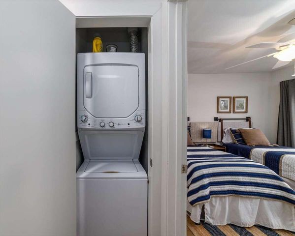 25 Clubhouse Towers Cir Unit 709, Moneta, VA 24121