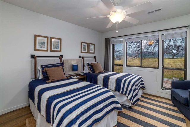 25 Clubhouse Towers Cir Unit 709, Moneta, VA 24121