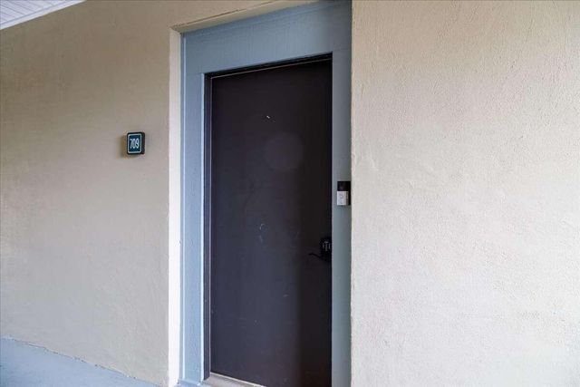 25 Clubhouse Towers Cir Unit 709, Moneta, VA 24121