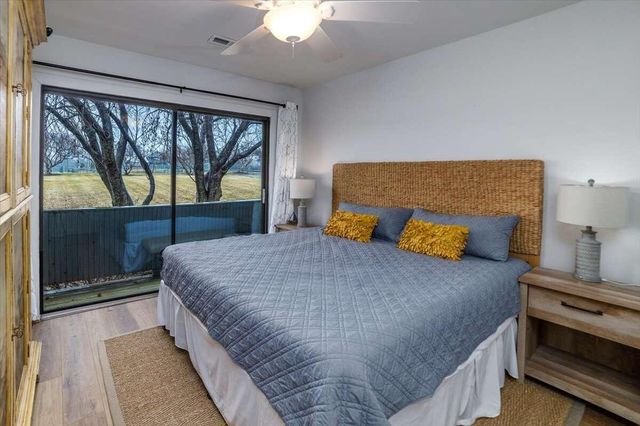 25 Clubhouse Towers Cir Unit 709, Moneta, VA 24121