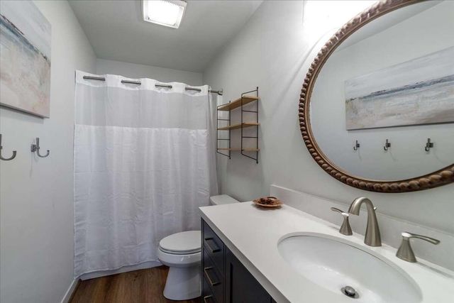 25 Clubhouse Towers Cir Unit 709, Moneta, VA 24121