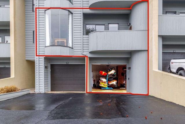 25 Clubhouse Towers Cir Unit 709, Moneta, VA 24121