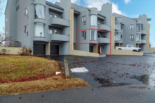 25 Clubhouse Towers Cir Unit 709, Moneta, VA 24121