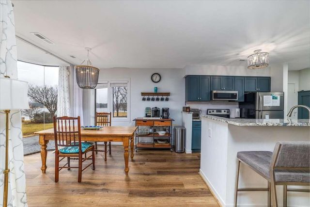 25 Clubhouse Towers Cir Unit 709, Moneta, VA 24121