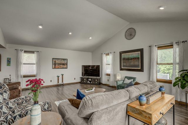 7458 Stonehouse Road, Melbourne, KY 41059
