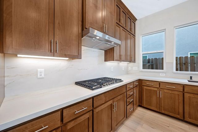 1332 Bear Creek Dr, Rocklin, CA 95765