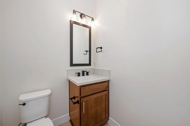 1332 Bear Creek Dr, Rocklin, CA 95765