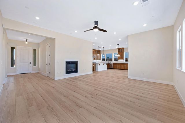 1332 Bear Creek Dr, Rocklin, CA 95765
