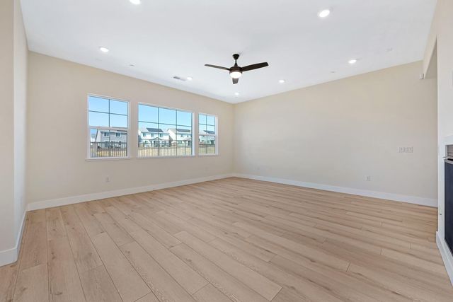 1332 Bear Creek Dr, Rocklin, CA 95765