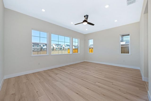 1332 Bear Creek Dr, Rocklin, CA 95765