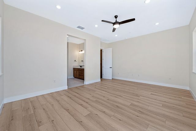 1332 Bear Creek Dr, Rocklin, CA 95765
