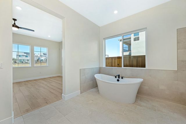 1332 Bear Creek Dr, Rocklin, CA 95765