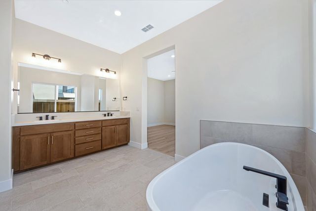 1332 Bear Creek Dr, Rocklin, CA 95765