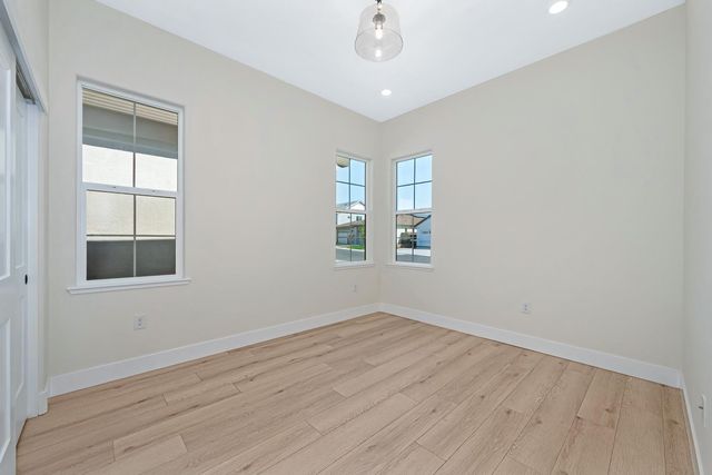 1332 Bear Creek Dr, Rocklin, CA 95765