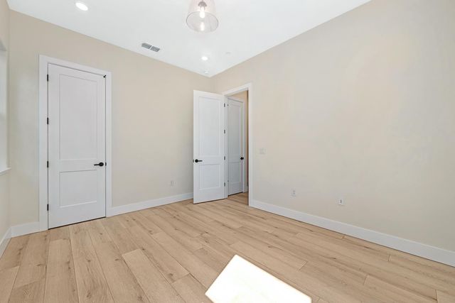 1332 Bear Creek Dr, Rocklin, CA 95765