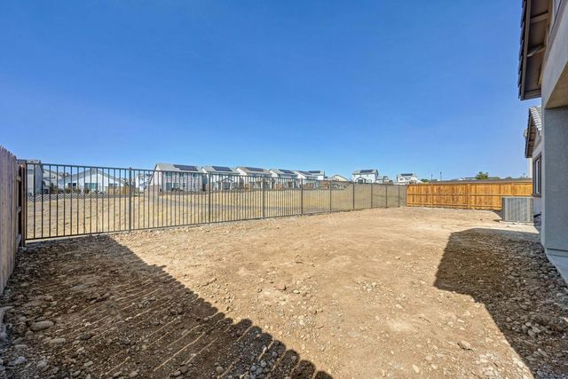 1332 Bear Creek Dr, Rocklin, CA 95765