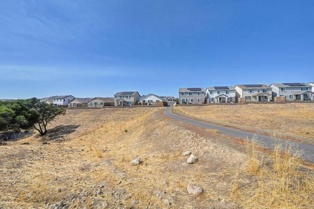 1332 Bear Creek Dr, Rocklin, CA 95765