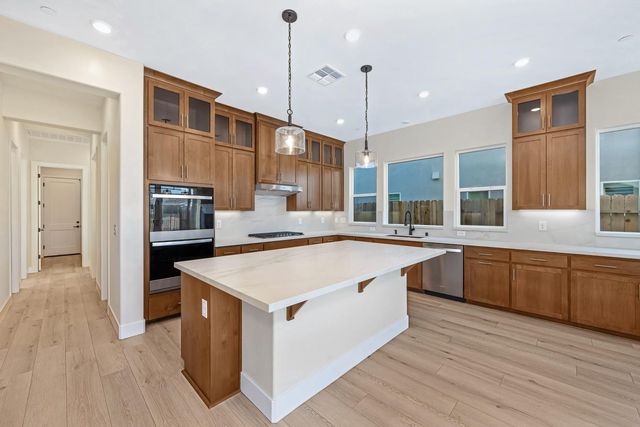 1332 Bear Creek Dr, Rocklin, CA 95765