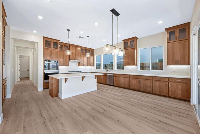 1332 Bear Creek Dr, Rocklin, CA 95765