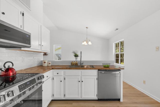 240 S Creek Drive, Jacksonville, NC 28540