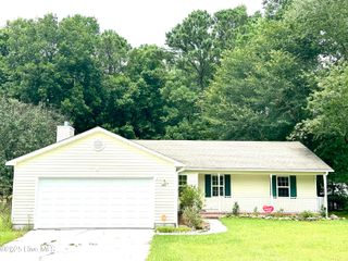 240 S Creek Drive, Jacksonville, NC 28540