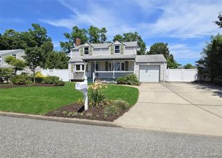 73 Peconic Street, Selden, NY 11784