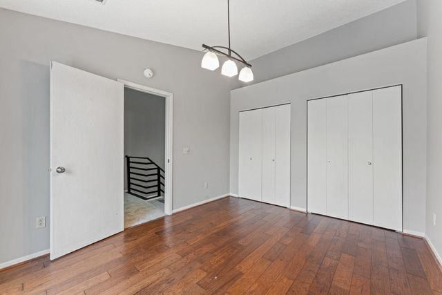 2040 Shenandoah Court B, Plymouth, MN 55447