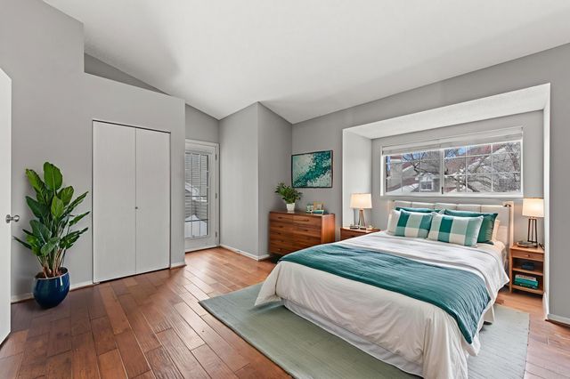 2040 Shenandoah Court B, Plymouth, MN 55447