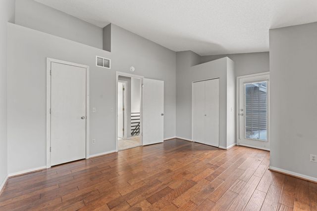 2040 Shenandoah Court B, Plymouth, MN 55447