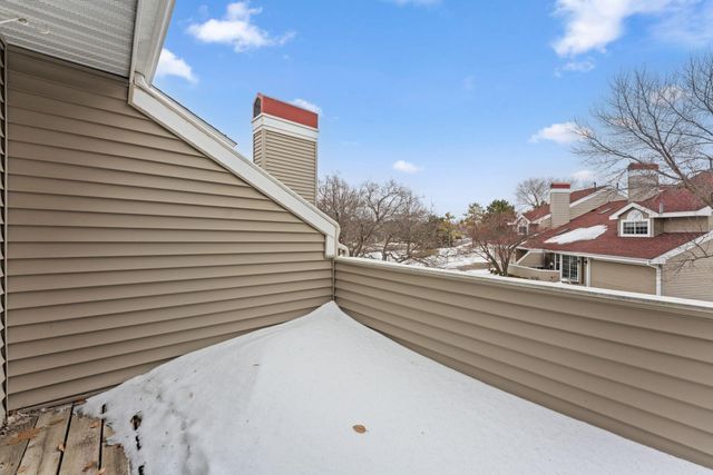 2040 Shenandoah Court B, Plymouth, MN 55447