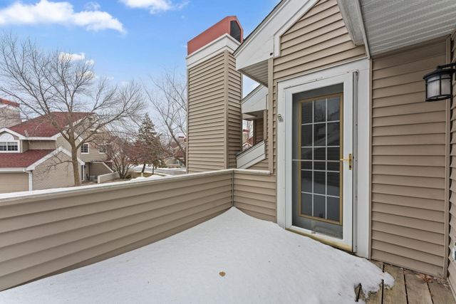 2040 Shenandoah Court B, Plymouth, MN 55447