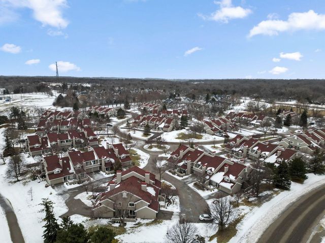 2040 Shenandoah Court B, Plymouth, MN 55447