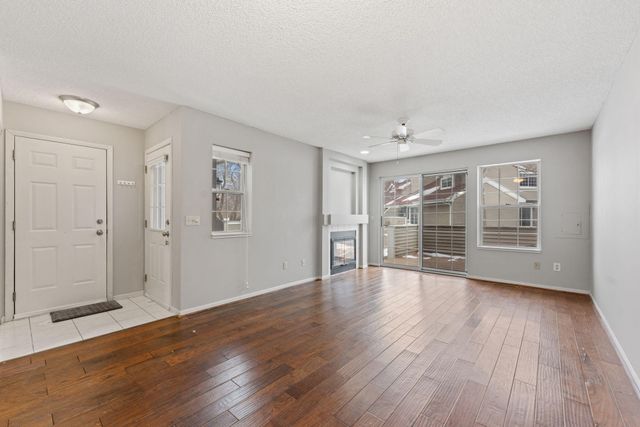 2040 Shenandoah Court B, Plymouth, MN 55447