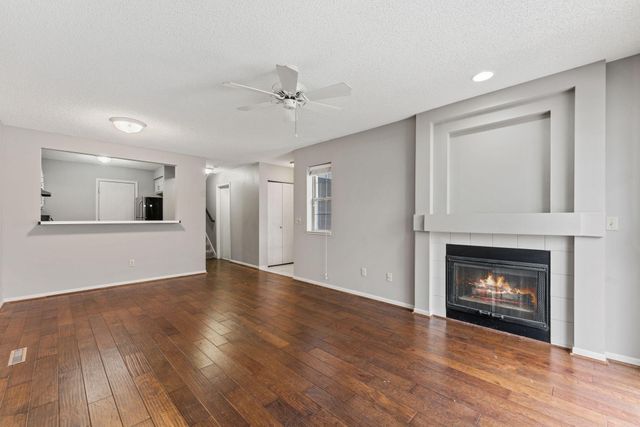 2040 Shenandoah Court B, Plymouth, MN 55447