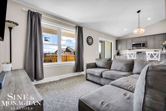 233 Oregon Avenue, Marysville, MI 48040