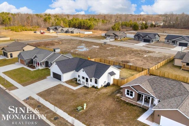 233 Oregon Avenue, Marysville, MI 48040