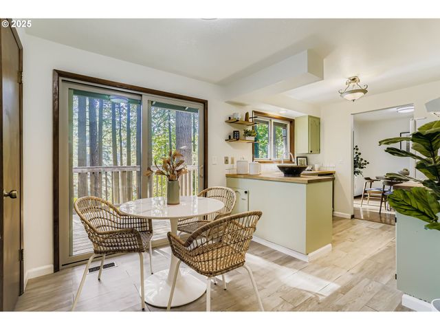 14546 S KELMSLEY Dr, Oregon City, OR 97045