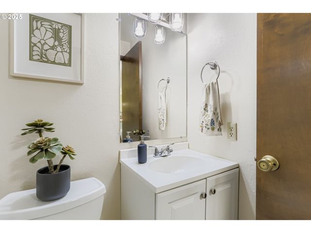 14546 S KELMSLEY Dr, Oregon City, OR 97045