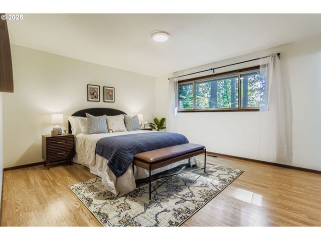 14546 S KELMSLEY Dr, Oregon City, OR 97045