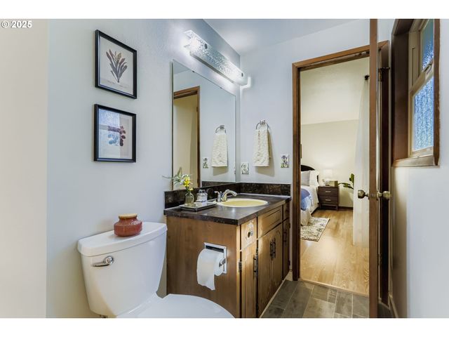 14546 S KELMSLEY Dr, Oregon City, OR 97045