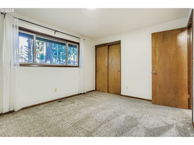 14546 S KELMSLEY Dr, Oregon City, OR 97045