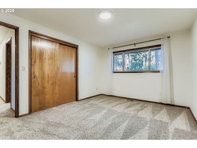 14546 S KELMSLEY Dr, Oregon City, OR 97045