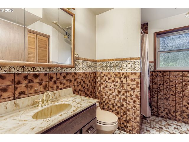 14546 S KELMSLEY Dr, Oregon City, OR 97045