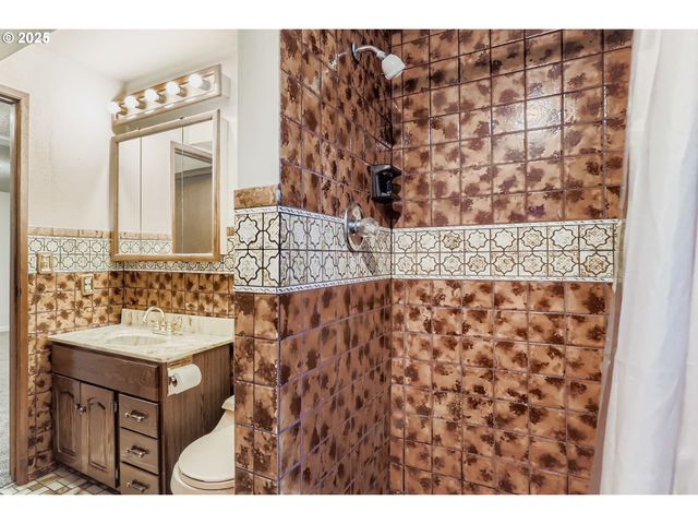 14546 S KELMSLEY Dr, Oregon City, OR 97045