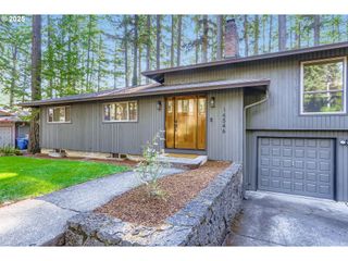 14546 S KELMSLEY Dr, Oregon City, OR 97045