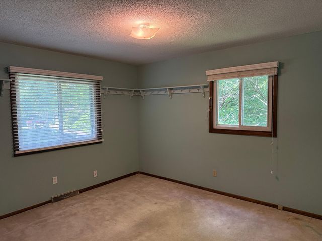 925 S Holcombe Avenue, Litchfield, MN 55355