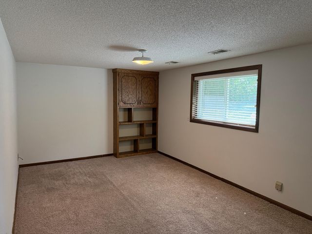 925 S Holcombe Avenue, Litchfield, MN 55355