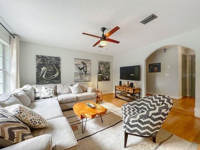 200 CARRIAGE HILL DRIVE, Casselberry, FL 32707